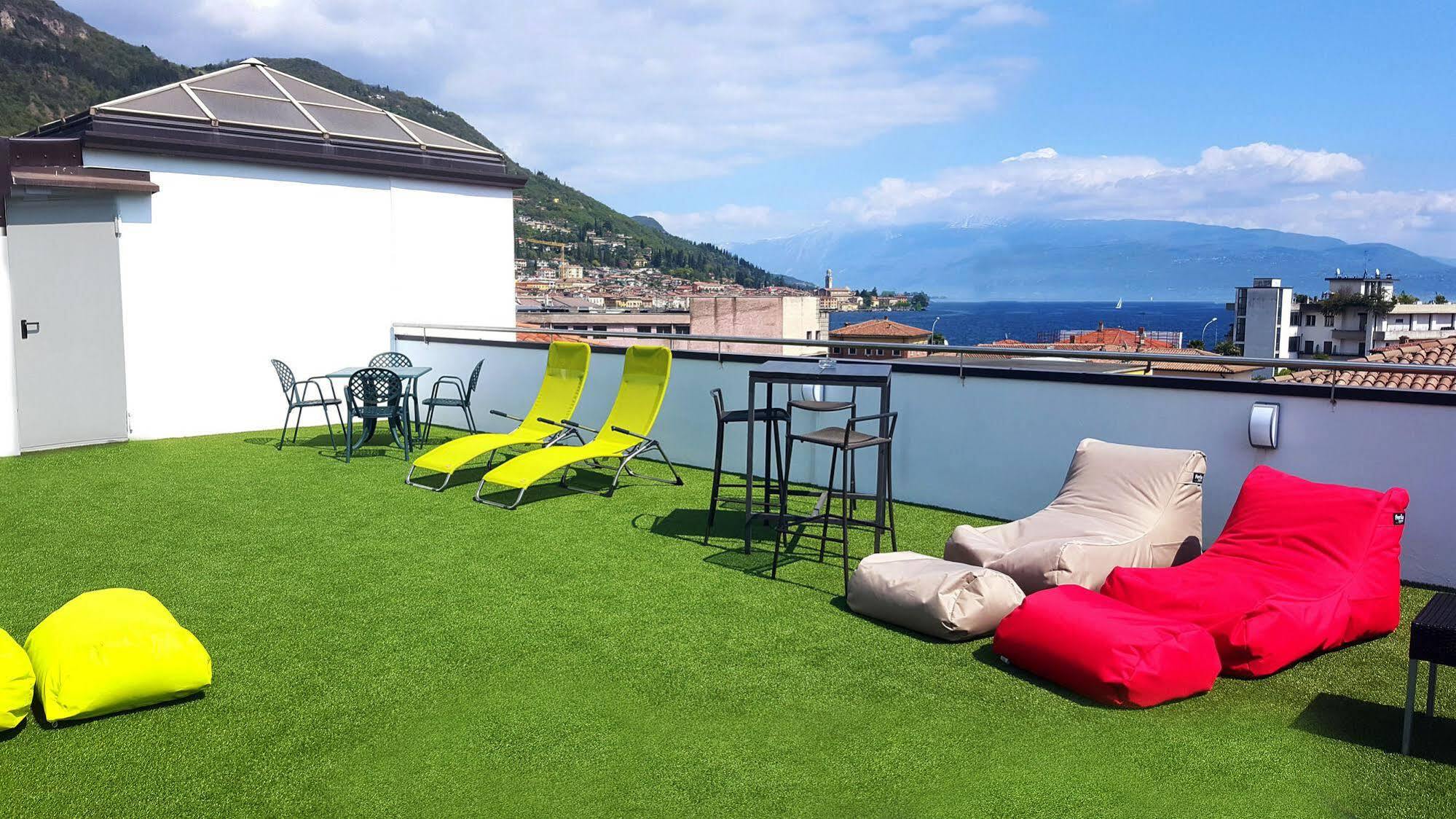 לינה וארוחת בוקר Lake Garda 3*